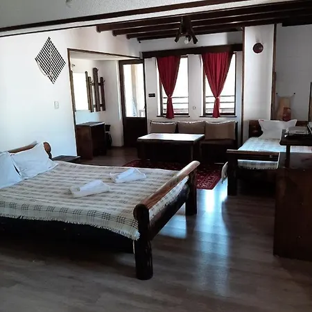 Къща за гости Мегдана на Чаршията Гостевой дом Smilyan (Smolyan)
